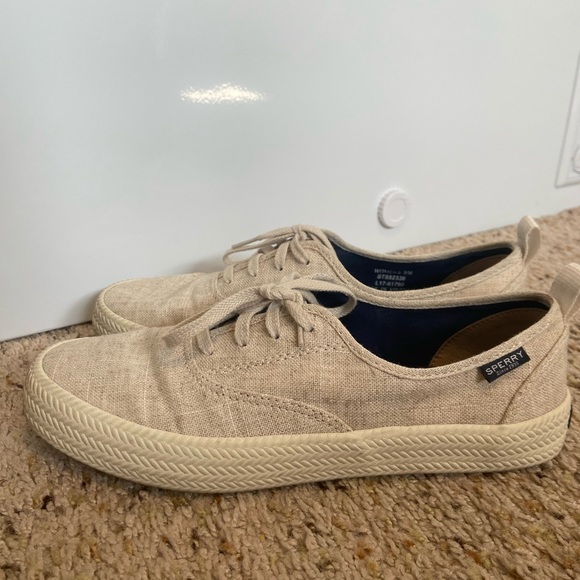 women's crest knot sneaker